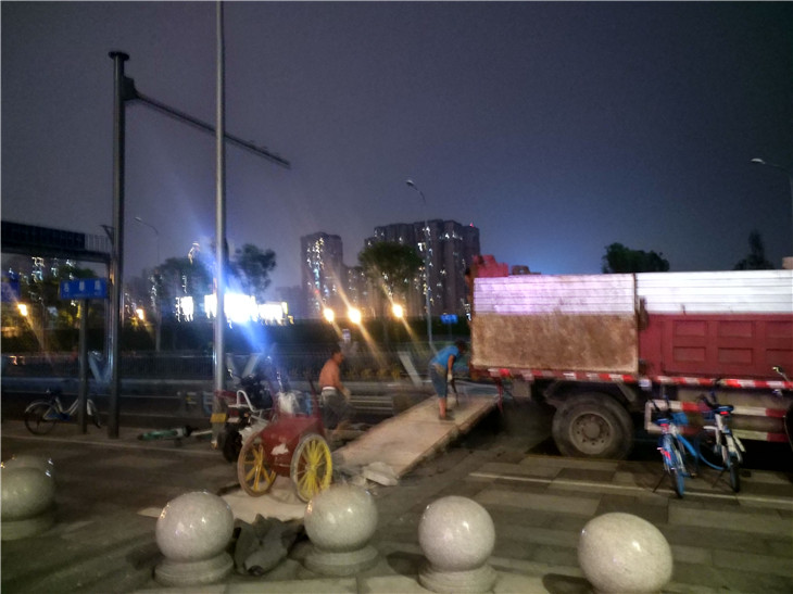 成都高新區(qū)專業(yè)拆除清運公司銀泰商場拆除案例